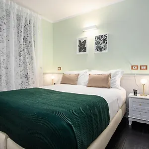 Hemeras Boutique Homes - Design Flat In The City Center , Milán Italia